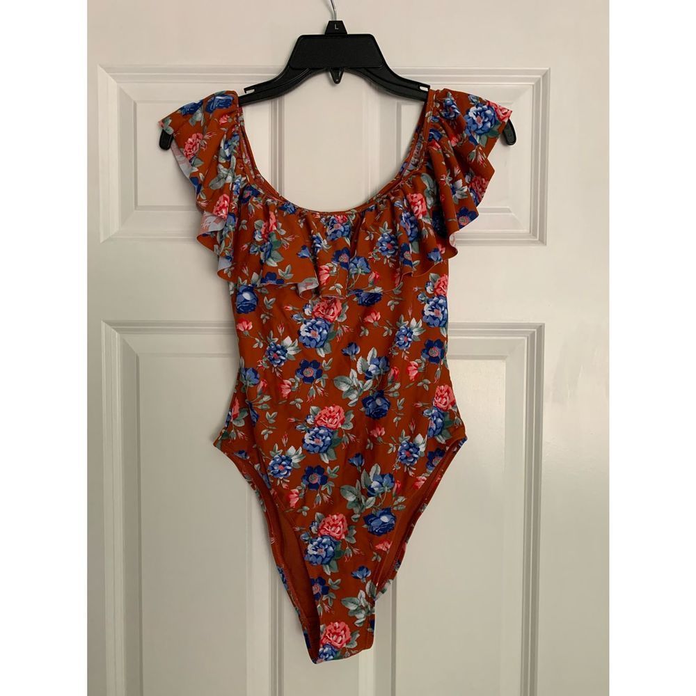 Cabana Del Sol Woman’s Swimsuit size medium